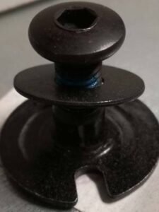 Šroub na kangoo boty